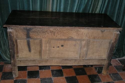 fig 1. Original 17th Cent Oak Coffer